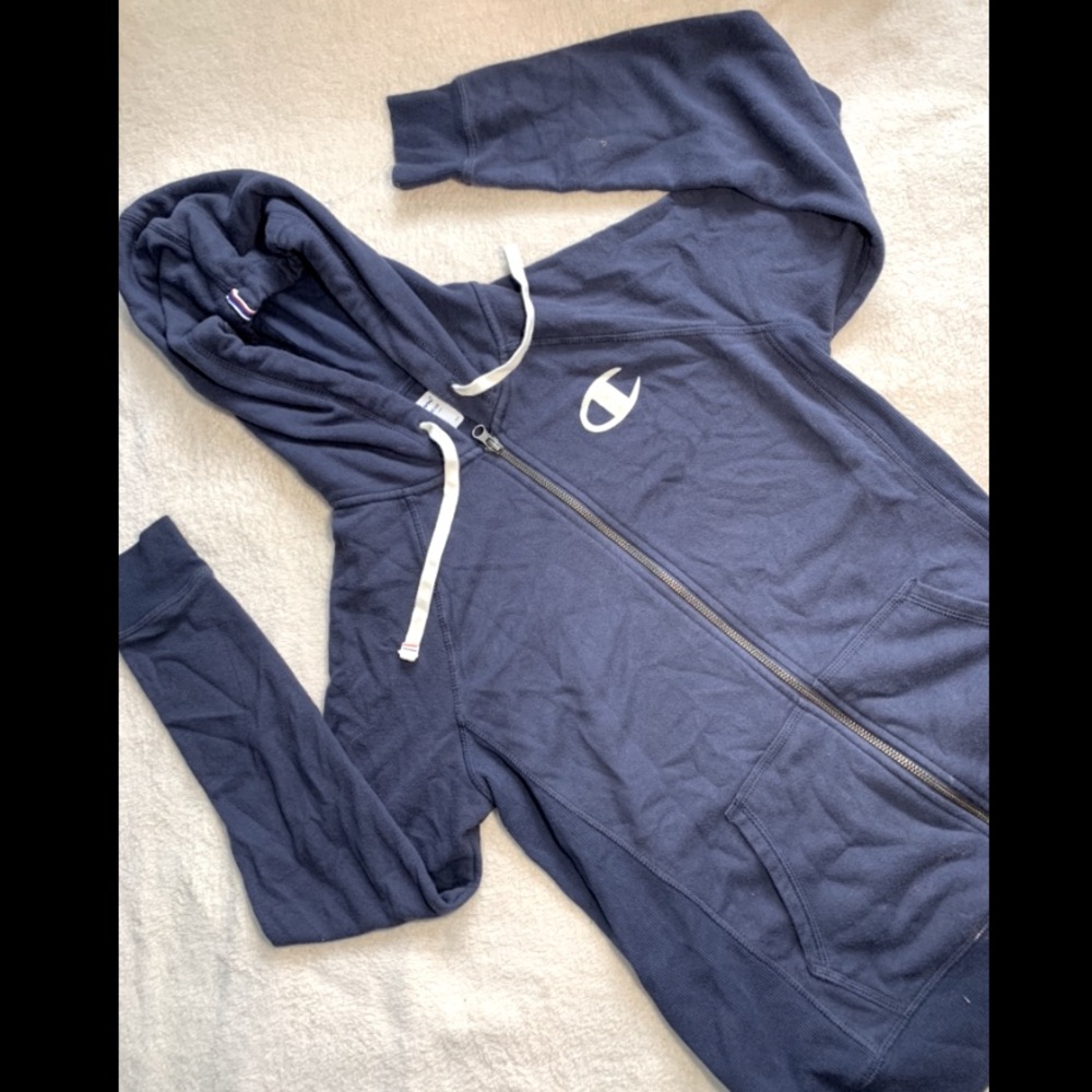 Zip up hoodie 💙